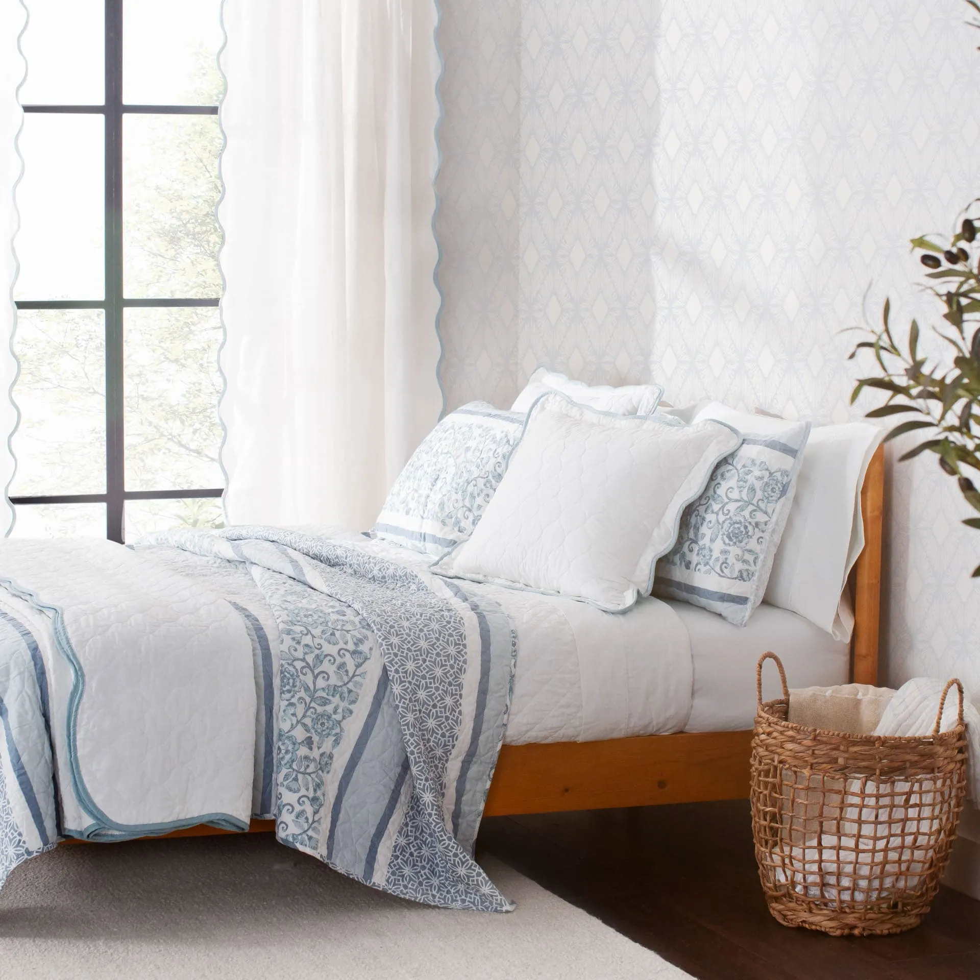 Coastal Chic Scalloped Edge Reversible Quilt 3 Piece Set